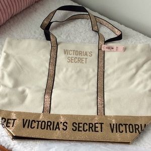 NWT!  Victoria’s Secret tote bag